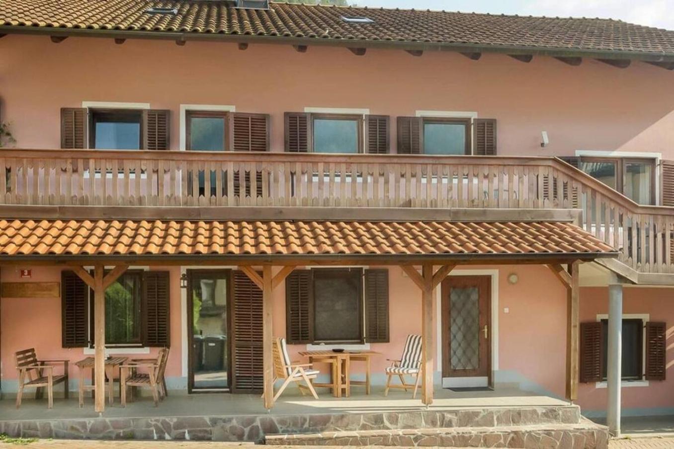 House Maharac With 3 Apartments Till 18 Persons Kamno Luaran gambar