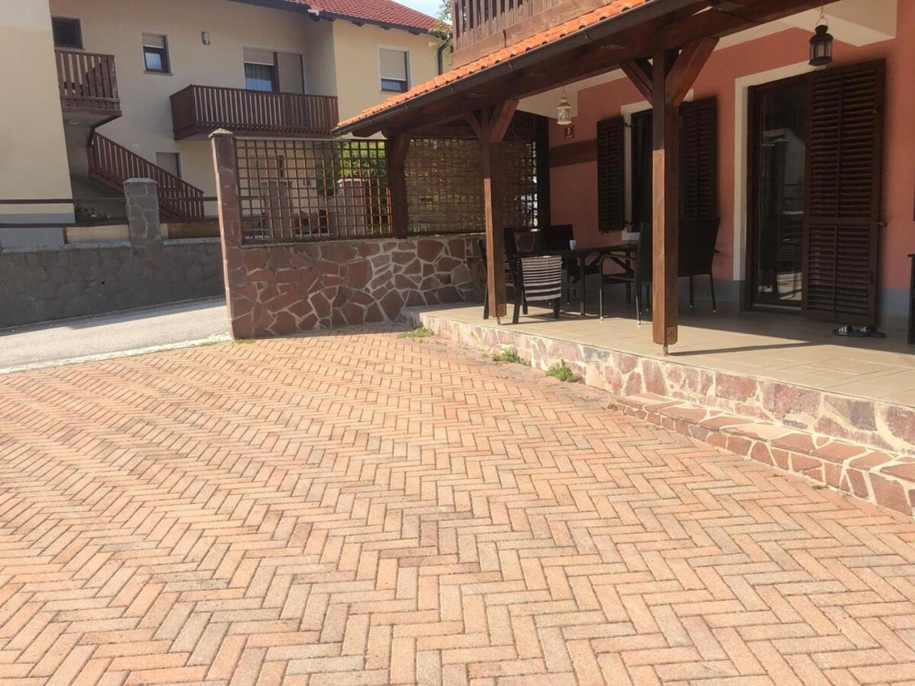 House Maharac With 3 Apartments Till 18 Persons Kamno Luaran gambar